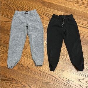 GUC Cat & Jack Kids Gray and Black Sweatpants (2 Pairs); Size S